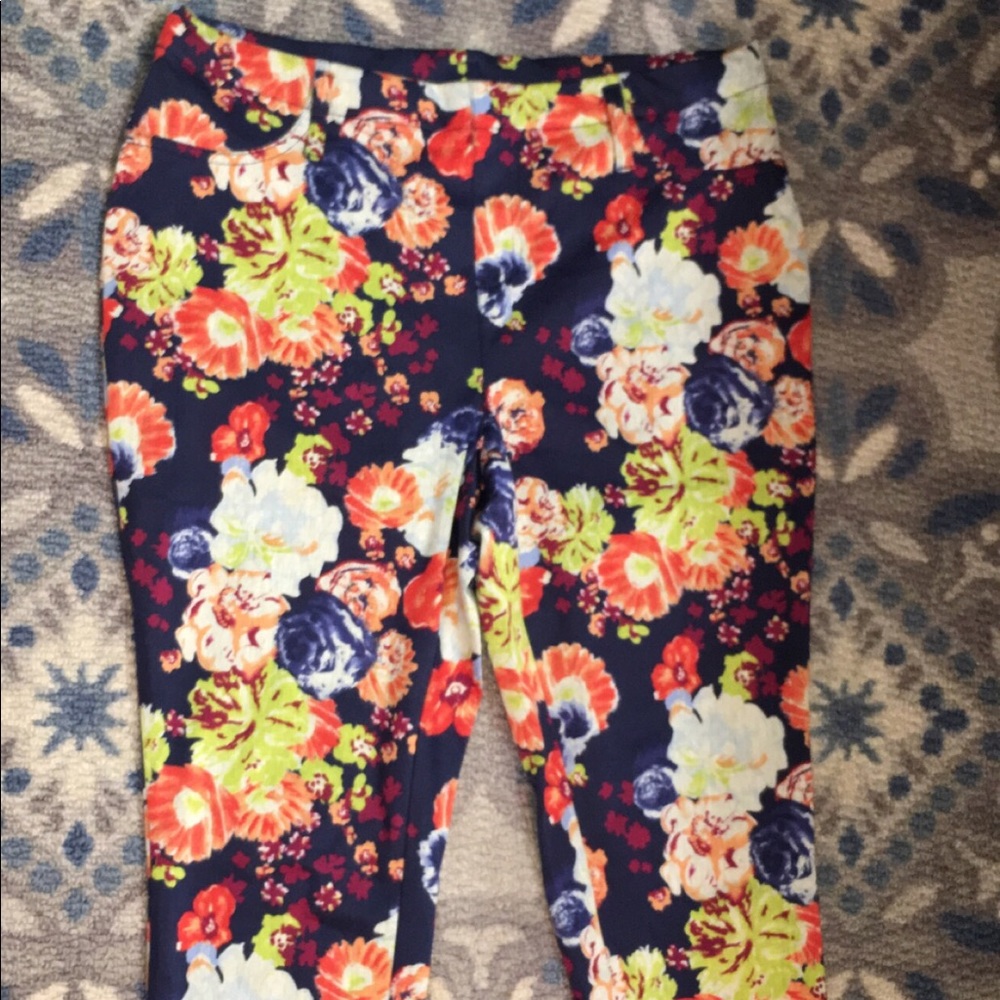 Faded glory floral cropped pants